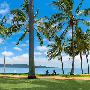 Bord Des Eaux Le Hotel Townsville
